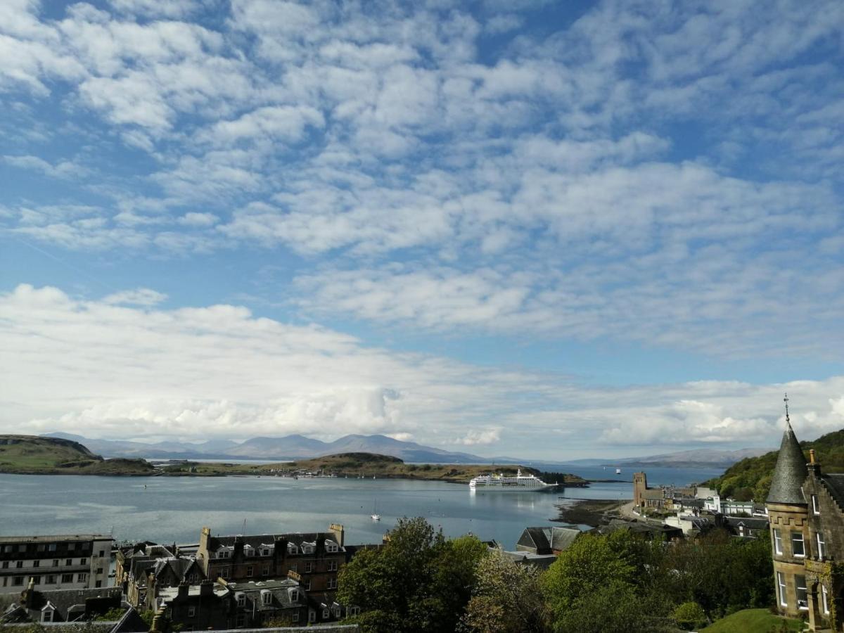 Central Oban Studio With Stunning View Exteriör bild